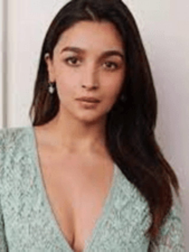 TOP 5 FACTS ABOUT ALIA BHATT
