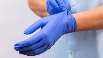 Why Vinyl Gloves are a Staple in the Healthcare and Food Industries