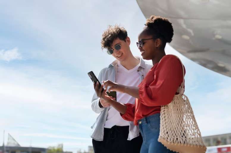 Plug-Free, Border-Free: The SIM Revolution That’s Changing Travel