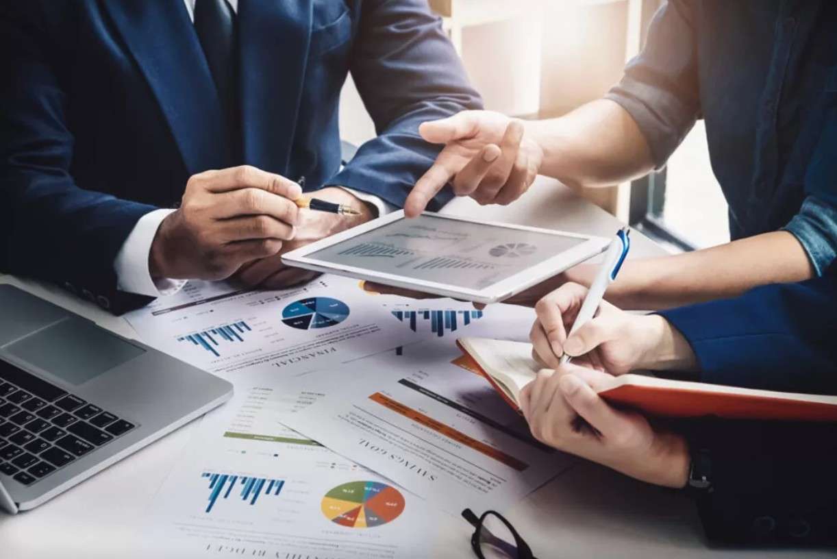 5 Ways CPAs Help Navigate International Business Regulations