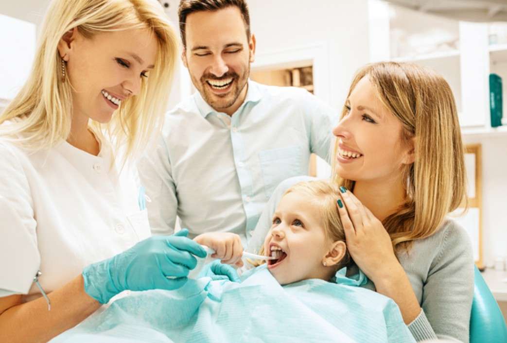 Top Benefits Of Choosing A Family Dentist For Your Household