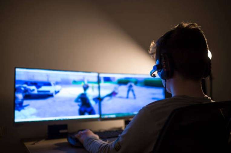 How Online Gaming Keeps Players Interested With Simple Features