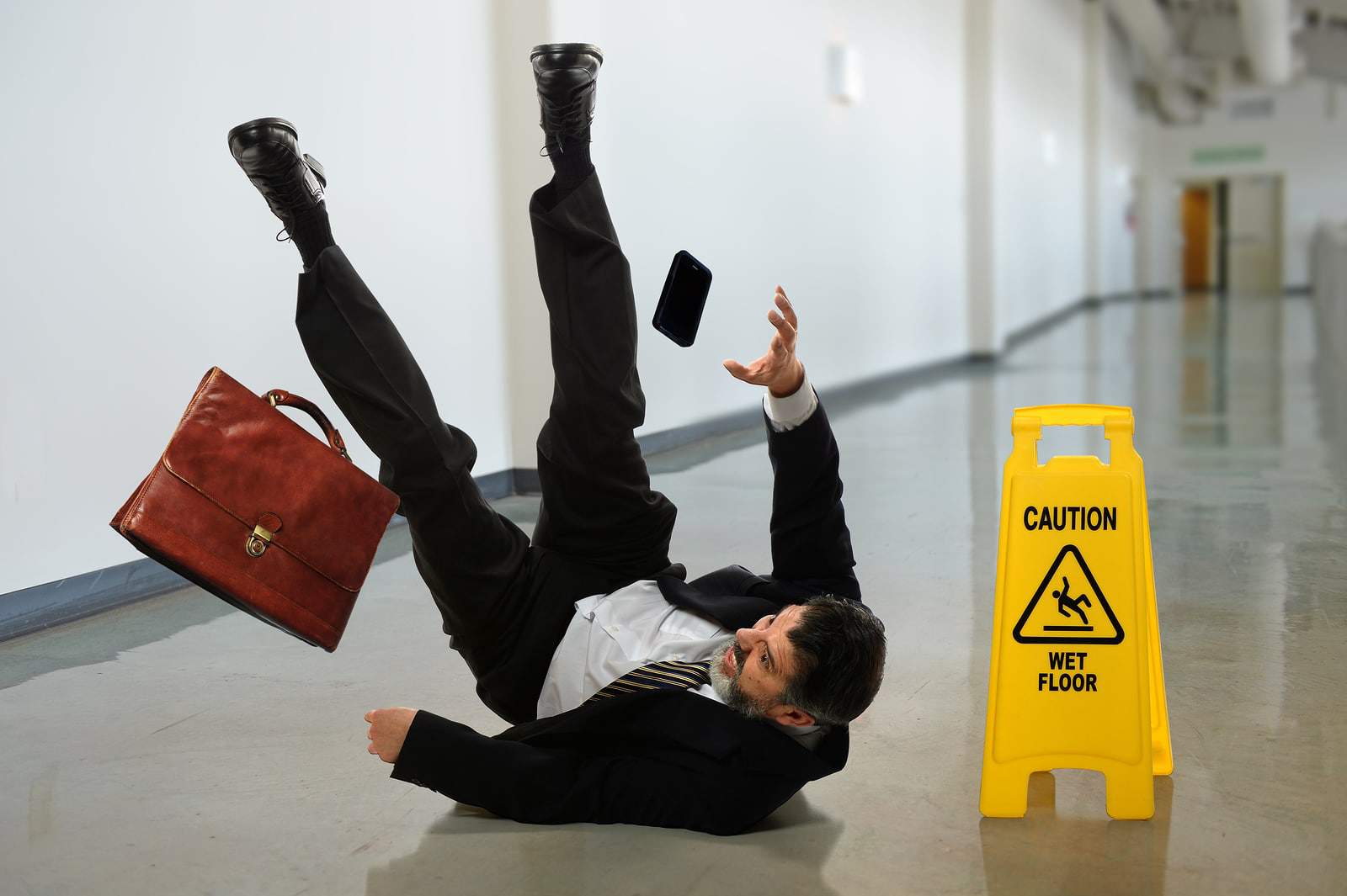How To Handle A Slip And Fall In A King Of Prussia Mall Store