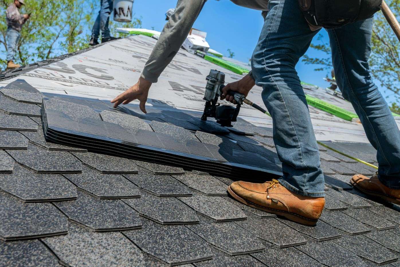 How Baton Rouge Heat Impacts Roofing Materials Over Time