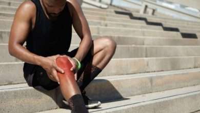 How to Choose the Best Knee Replacement Surgeon (Expert Guide)