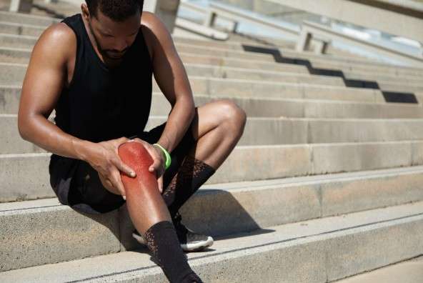 How to Choose the Best Knee Replacement Surgeon (Expert Guide)