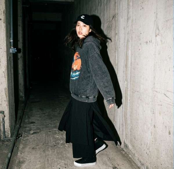 How to Layer Y2K Hoodies and Jackets Like a Techwear Expert