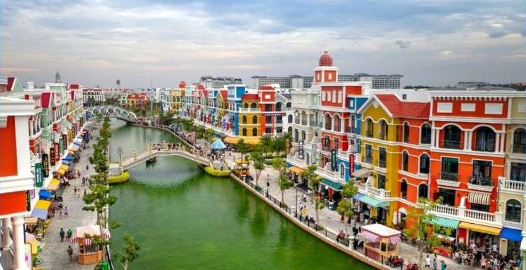 Vietnam for Families vs Couples: Choosing the Perfect Itinerary