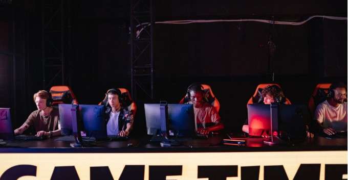 What Online Gaming Teaches About Digital Entertainment Behavior