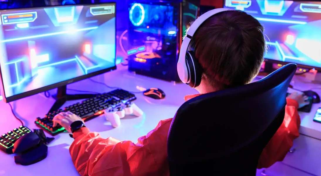 Online Gaming: Connecting Players in a Digital Age