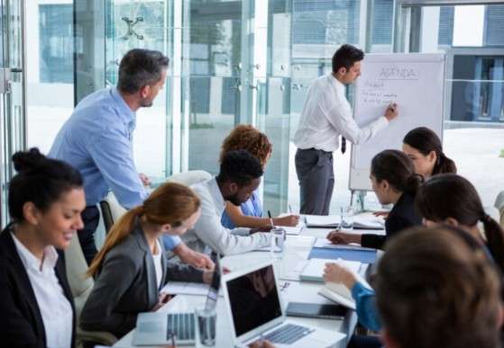 How Foreign Entrepreneurs Can Choose Between Spain and Austria for Incorporation